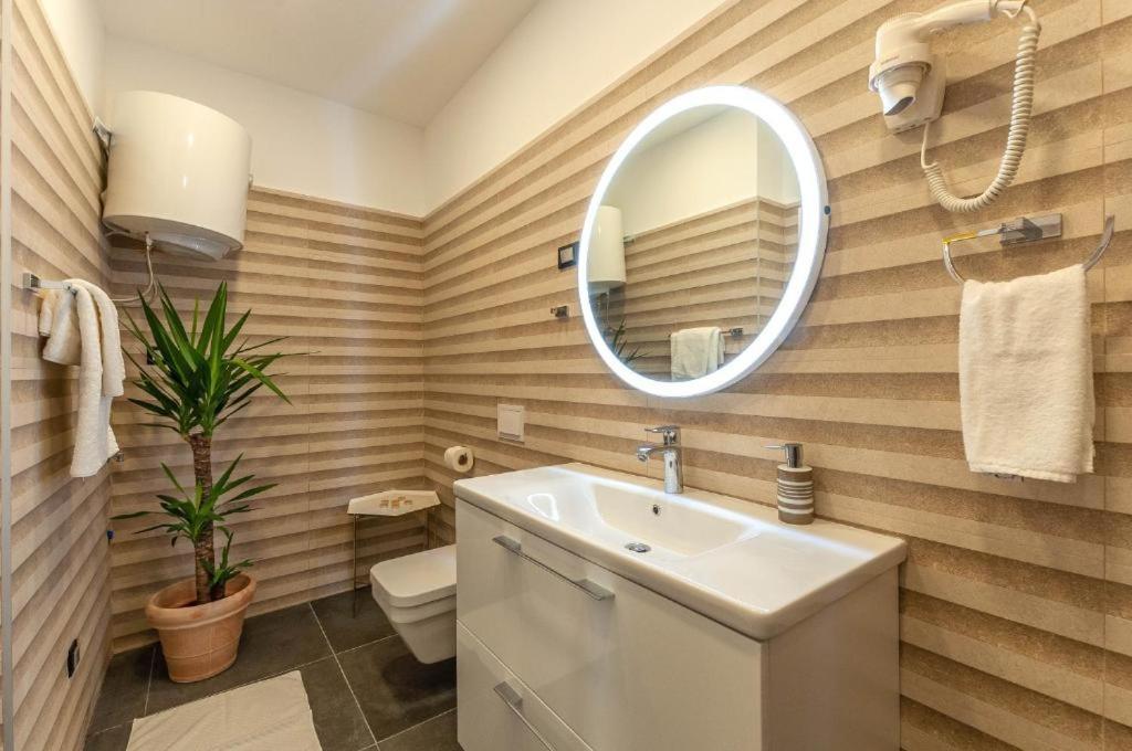 X Boutique Marinac Studio Apartments & Rooms Šibenik Kültér fotó